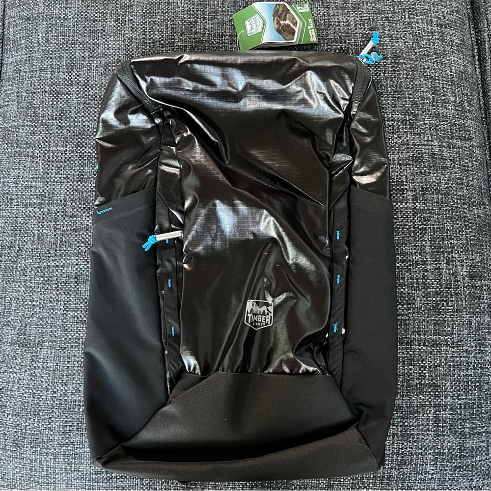 NWT Black Timber Ridge Xplorer 25 L Hiking Pack